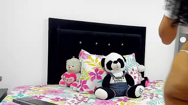 Snapshot of DanielaWane chatting on March 2026 03:28:01 AM DanielaWane online show from March 2026 03:28:01 AM