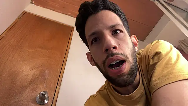 Snapshot of Karim_mansur chatting on April 2026 05:03:01 PM Karim mansur online show from April 2026 05:03:01 PM