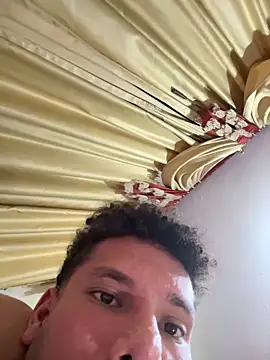 Snapshot of Valentinacouple chatting on February 2026 05:10:02 AM Valentinacouple online show from February 2026 05:10:02 AM