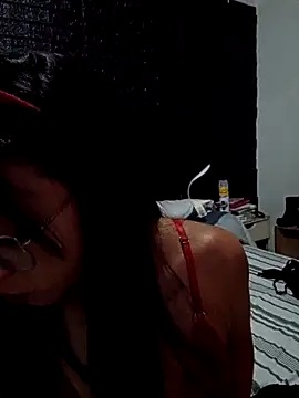 Moondefuego online show from April 2026 12:17:01 AM