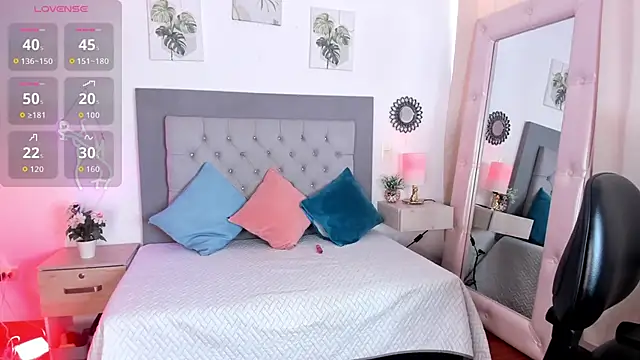 julietha Vega online show from June 2026 06:20:01 PM