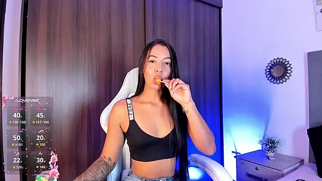 julietha Vega online show from March 2026 06:23:02 PM