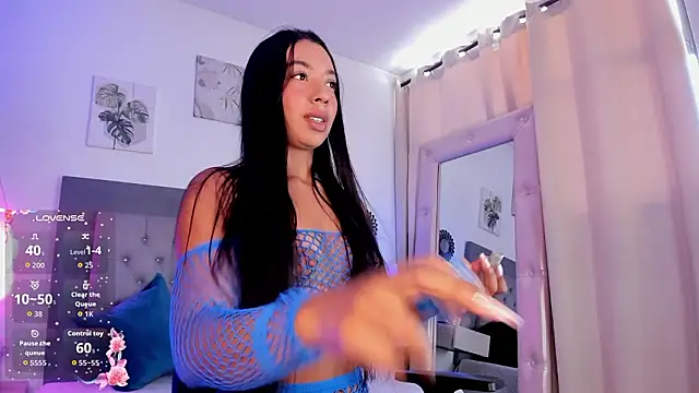 julietha Vega online show from March 2026 06:17:02 PM