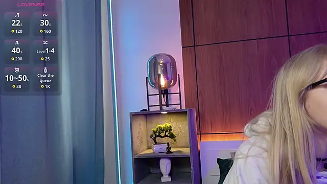 Snapshot of MoliQin chatting on March 2026 07:53:02 AM MoliQin online show from March 2026 07:53:02 AM