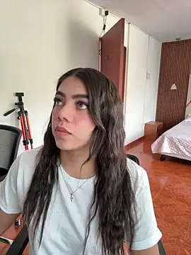 Luna rousse26 online show from April 2026 12:34:01 PM