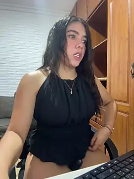 Luna rousse26 online show from June 2026 12:27:01 PM