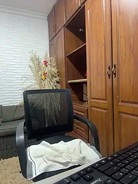 Luna rousse26 online show from May 2026 02:01:01 PM