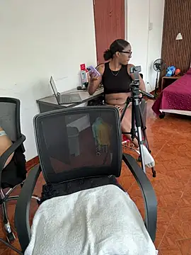 Luna rousse26 online show from March 2026 12:32:02 PM