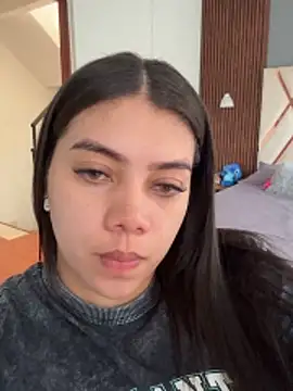 Luna rousse26 online show from April 2026 12:10:02 PM