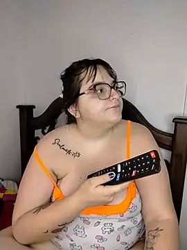 daphneev online show from August 2026 05:52:01 PM