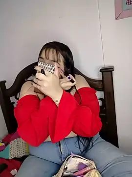 daphneev online show from August 2026 06:58:02 PM