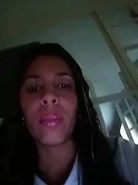 Snapshot of kiki_milu chatting on June 2026 01:33:01 AM kiki milu online show from June 2026 01:33:01 AM