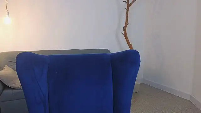 DeliaEffy online show from April 2026 12:45:02 PM