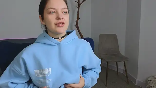 DeliaEffy online show from March 2026 01:00:01 PM