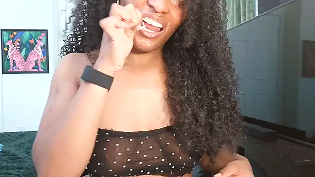 Snapshot of LanayaOnline chatting on April 2026 03:38:01 PM LanayaOnline online show from April 2026 03:38:01 PM