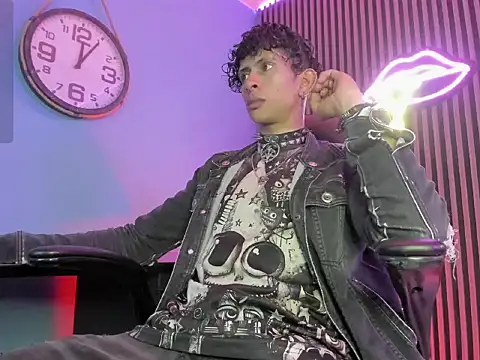 Maximoking26 online show from March 2026 04:41:02 AM