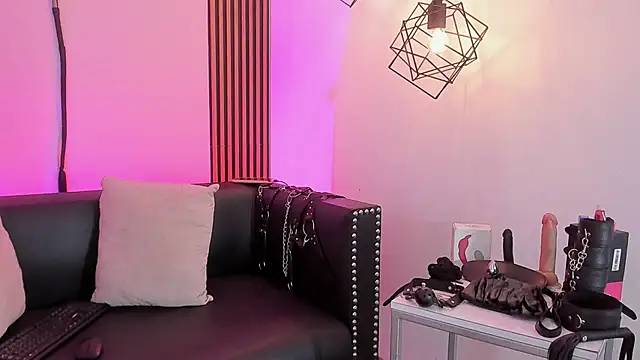 Maximoking26 online show from June 2026 03:45:02 AM