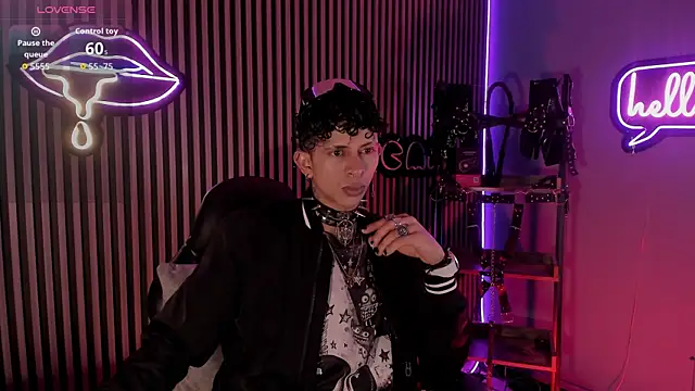 Maximoking26 online show from April 2026 12:33:02 PM