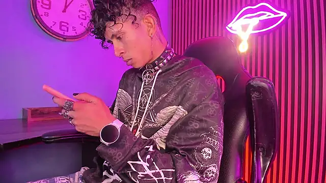 Maximoking26 online show from March 2026 03:51:01 AM