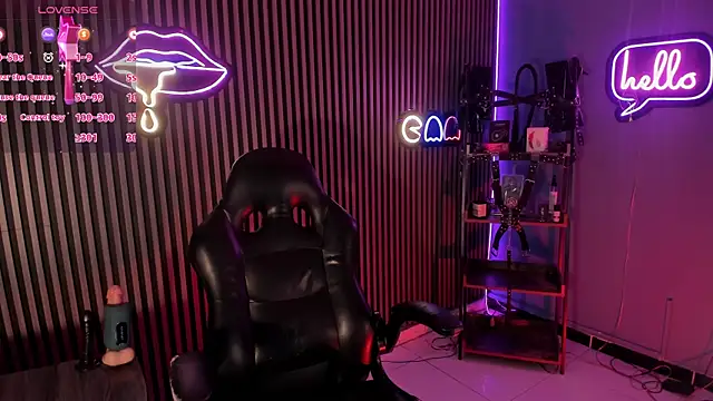 Maximoking26 online show from April 2026 03:43:01 AM