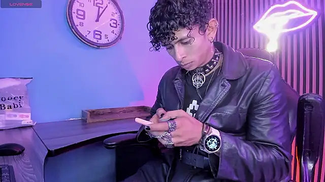 Maximoking26 online show from March 2026 03:33:01 AM