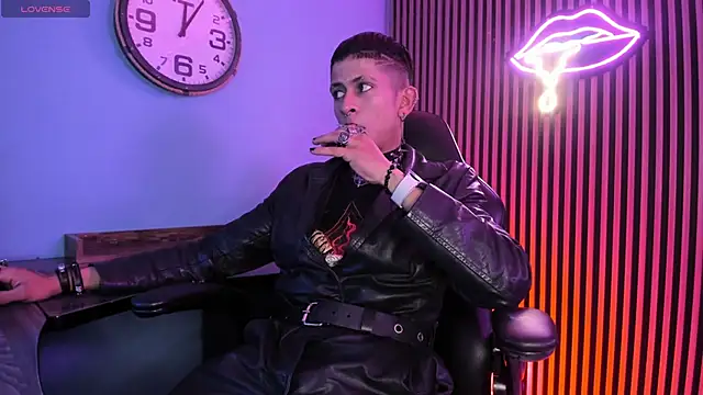 Maximoking26 online show from February 2026 04:23:01 AM