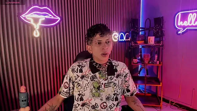 Maximoking26 online show from April 2026 11:56:01 PM