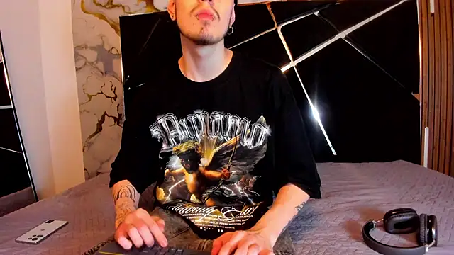 Couple In Heat online show from April 2026 07:50:02 PM