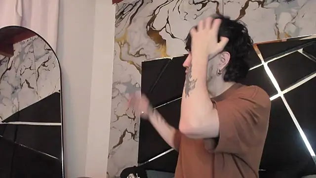 Couple In Heat online show from April 2026 08:42:02 PM