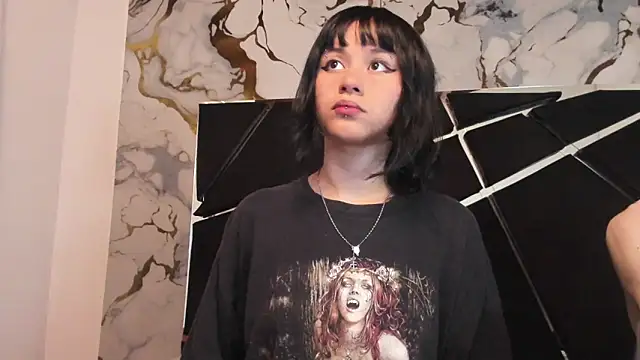 Couple In Heat online show from April 2026 08:33:01 PM