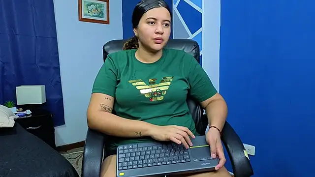 goodgirlxxl online show from April 2026 11:09:02 PM