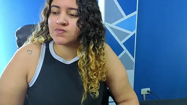 goodgirlxxl online show from April 2026 11:07:02 PM