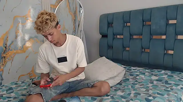 GOLD BOYS online show from April 2026 06:49:02 AM