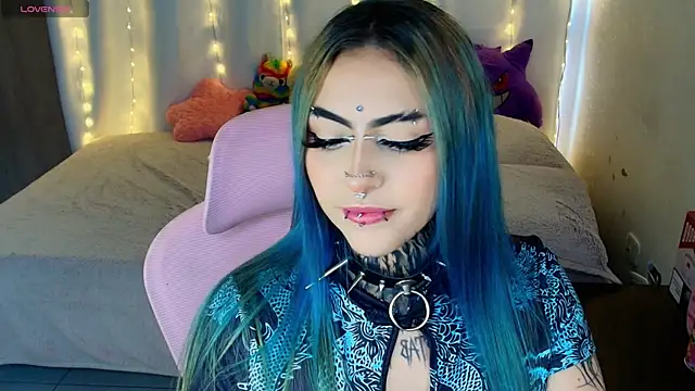 maliciaXpoison online show from May 2026 10:48:02 PM