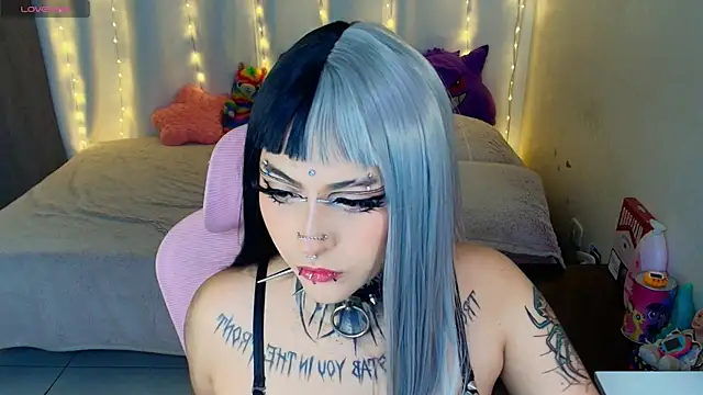 maliciaXpoison online show from May 2026 02:28:02 AM