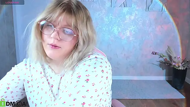 luna c0ra online show from April 2026 01:09:02 AM