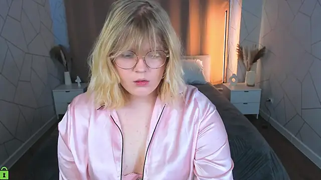 luna c0ra online show from April 2026 01:12:02 AM