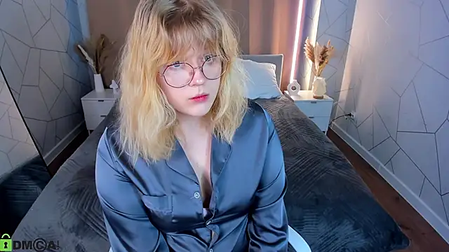 luna c0ra online show from February 2026 01:18:02 AM