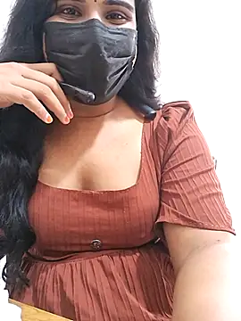 Snapshot of Queen_Saara chatting on February 2026 08:38:02 AM Queen Saara online show from February 2026 08:38:02 AM