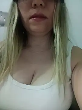 Snapshot of Sedefimmm chatting on July 2026 11:01:02 PM Sedefimmm online show from July 2026 11:01:02 PM