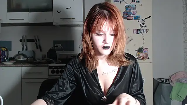 SolarAdrienne online show from March 2026 07:37:02 PM