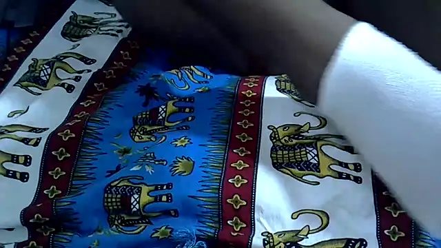 SexxyBee- online show from May 2026 04:25:02 PM