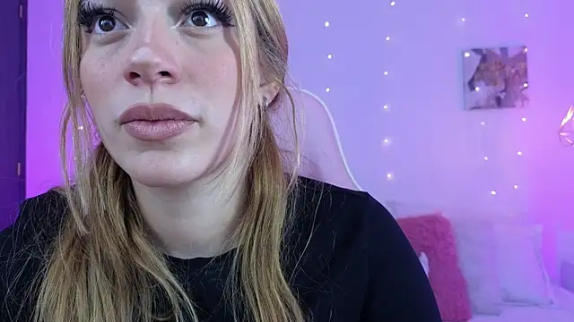 Emma softt online show from April 2026 05:42:02 AM