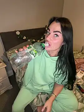 Darkfantisyx online show from April 2026 10:00:02 PM