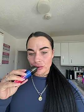 Darkfantisyx online show from April 2026 02:25:02 PM