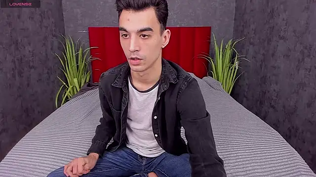 Slendy Knox online show from March 2026 12:43:01 PM