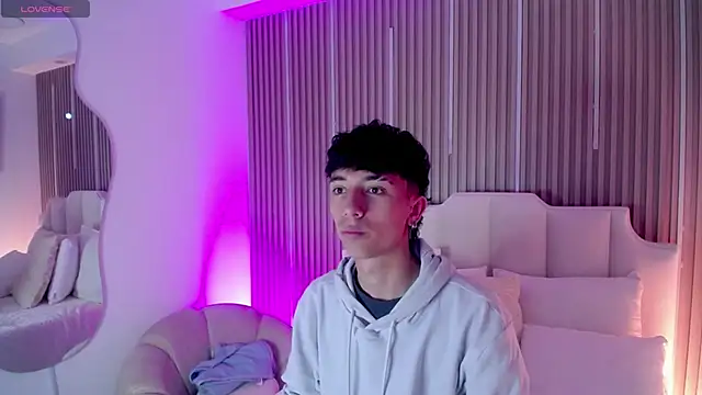 Aiden Rivers  online show from March 2026 01:00:01 PM