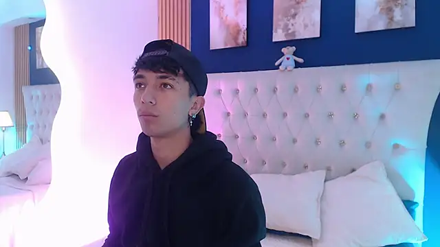 Aiden Rivers  online show from April 2026 12:44:02 PM