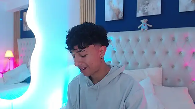 Aiden Rivers  online show from April 2026 01:13:01 PM