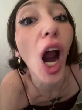FrutillitaXX online show from March 2026 07:48:02 PM